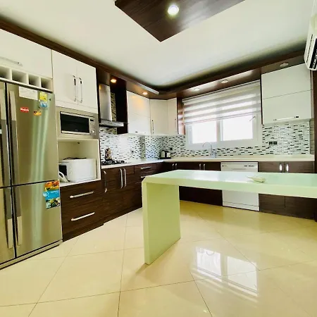 Luxury Roma With Private Pool 펜션 *