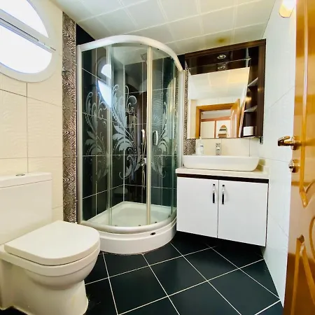 Luxury Roma With Private Pool 펜션 쿠사다시